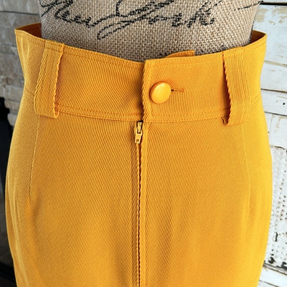 Genny Italian 100% wool gold mustard pencil skirt back slit zip and button close - Picture 7 of 16